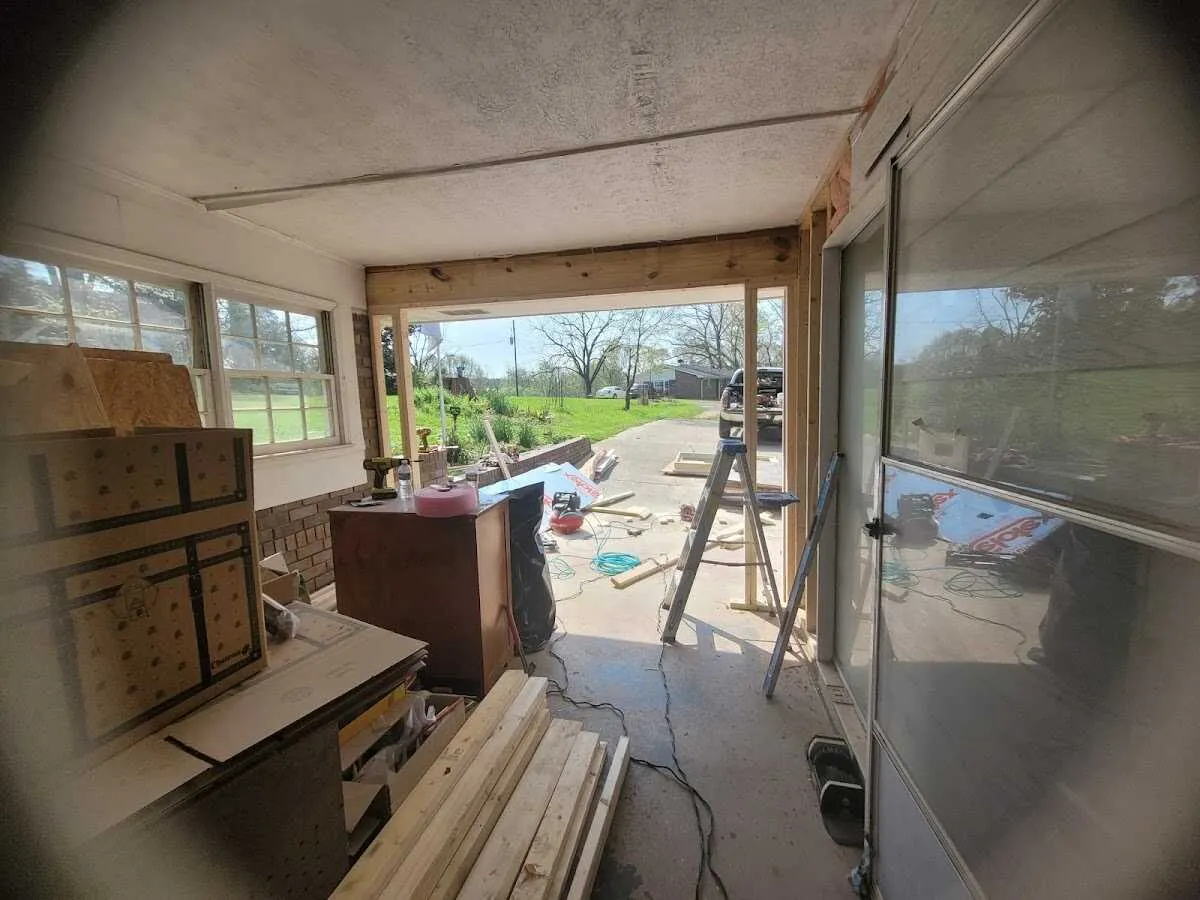 Air movers and dehumidifier for Drying & Dehumidification in Murray